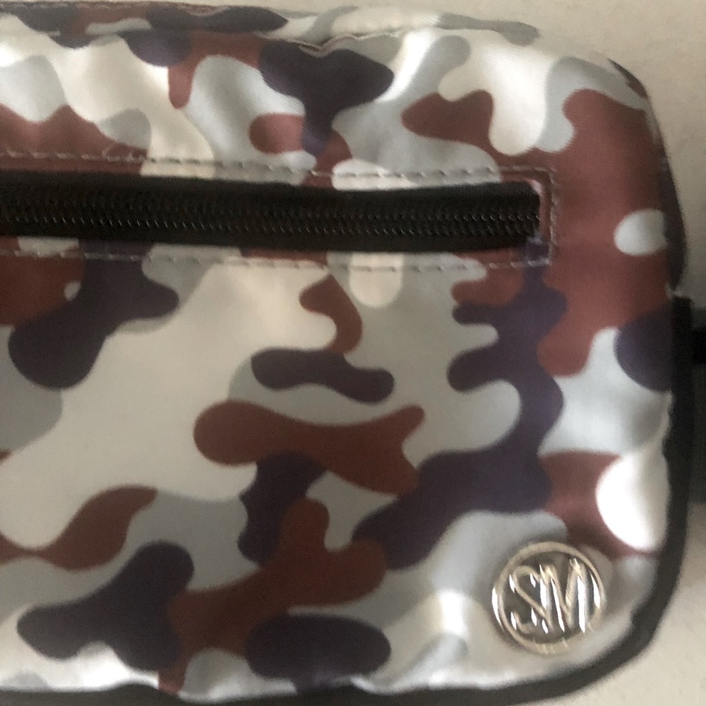 Women’s Fanny pack.